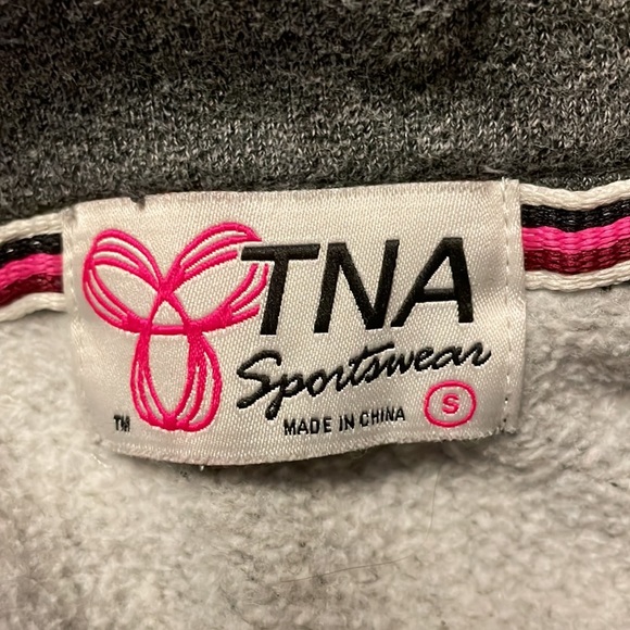 TNA sweater - Picture 3 of 3